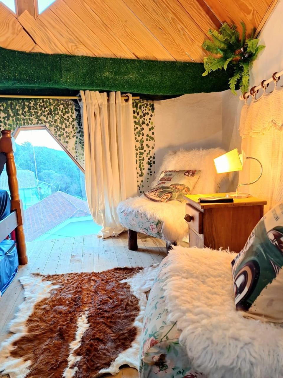 Suite Refúgio da Serra em Campos do Jordão Quarto em Acomodações Particulares Campos do Jordão