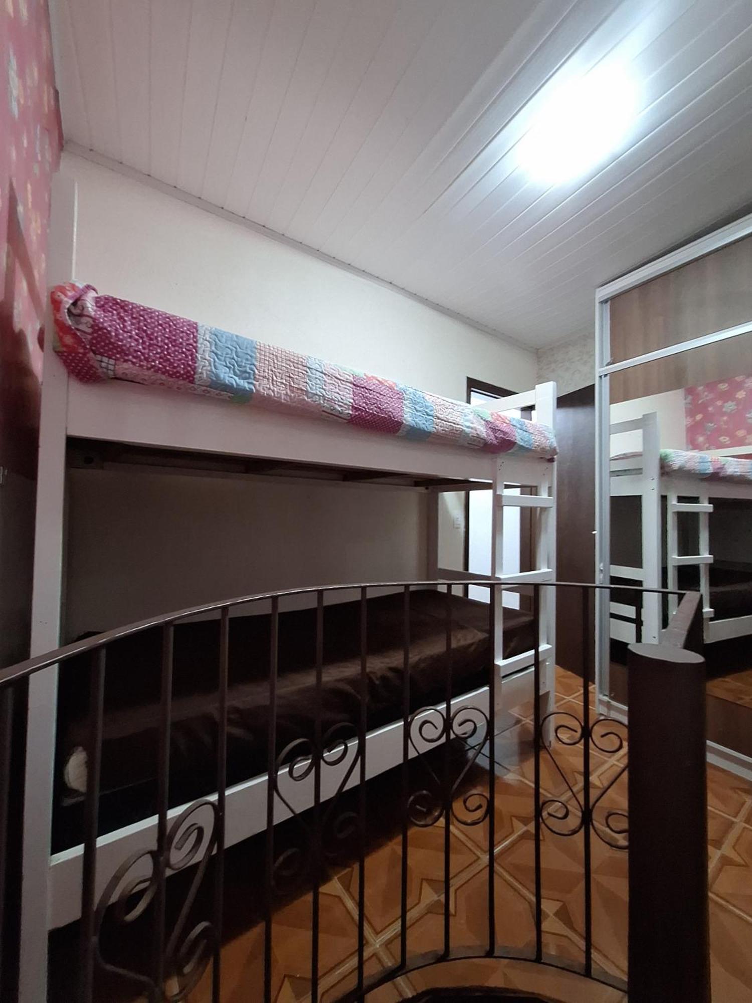 Suites Casais Quartos Familia E Chales 4 Km Do Centro De Campos Do Jordao Homestay Campos do Jordao