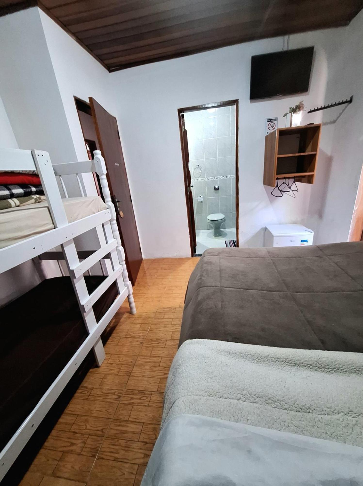 Suites Casais Quartos Familia E Chales 4 Km Do Centro De Campos Do Jordao Homestay