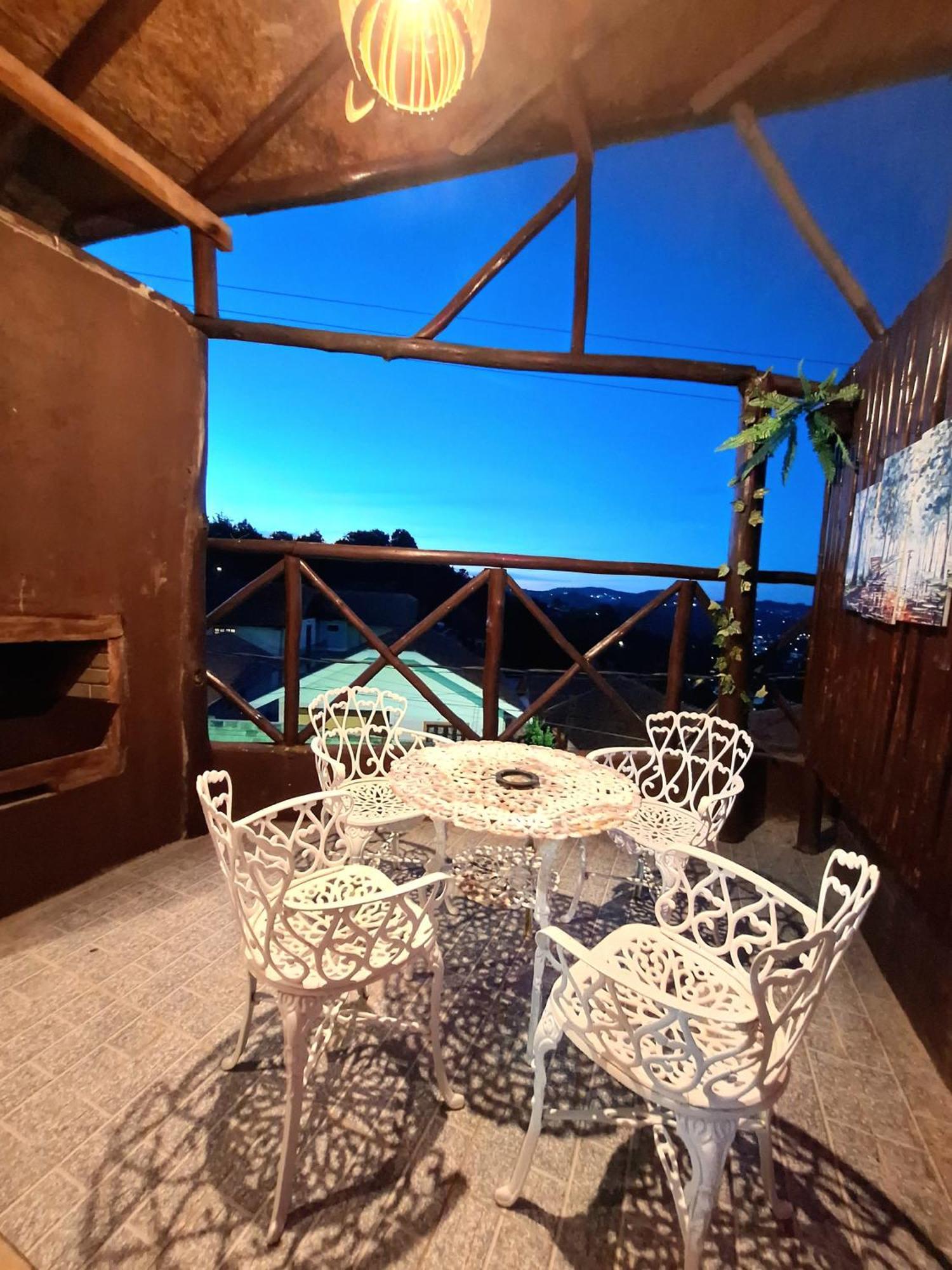 Suites Casais Quartos Familia E Chales 4 Km Do Centro De Campos Do Jordao Homestay